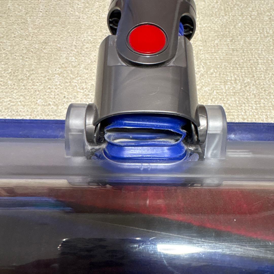 【ジャンク品】Dyson V8 fluffy+クリーナー 、スタンドセット