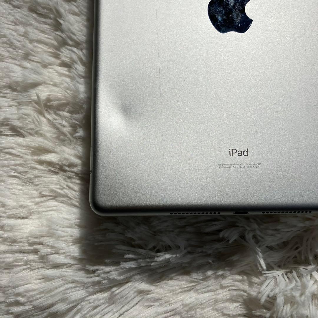 【早い者勝ち】iPad 第8世代 128GB 【すぐ発送】【付属品】