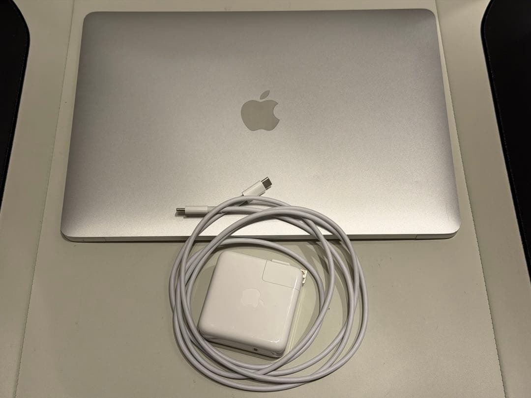 Apple MacBook Air (M1, 2020) シルバー US