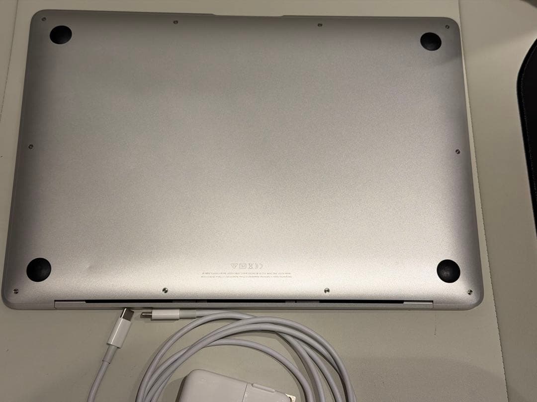 Apple MacBook Air (M1, 2020) シルバー US