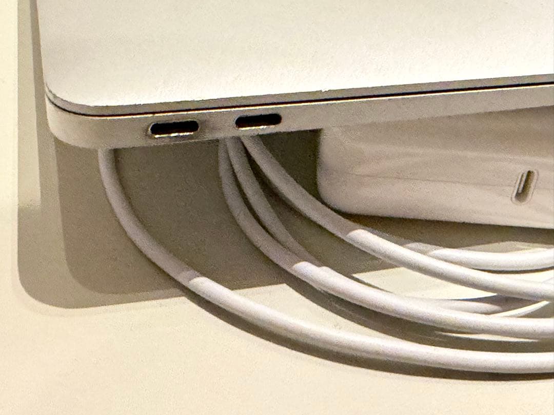 Apple MacBook Air (M1, 2020) シルバー US
