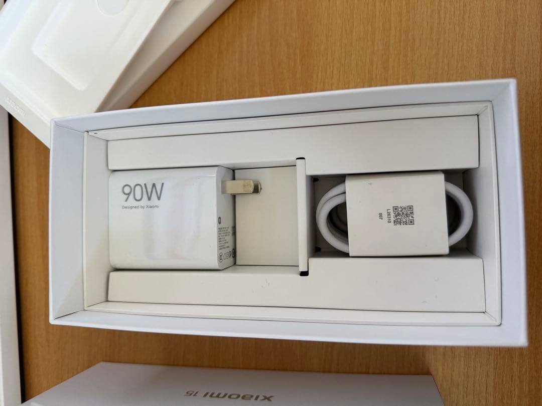 「美品」 Xiaomi 15 中国版 ホワイト 16GB/512GB