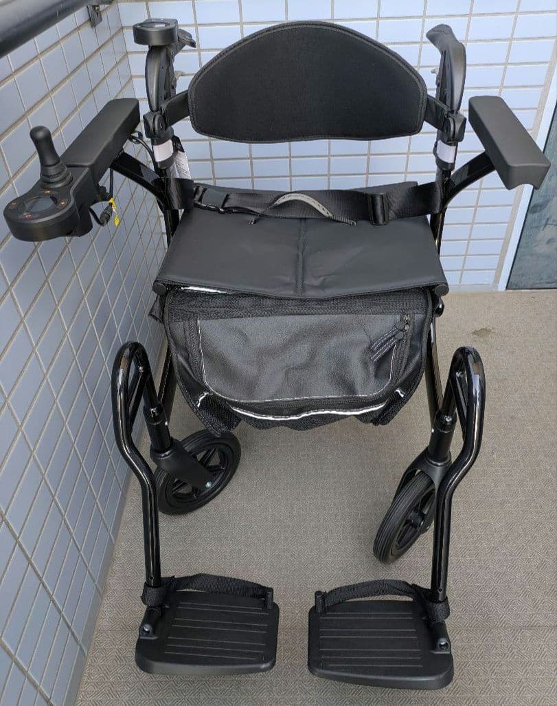 美品最安値 ★軽量電動車椅子 ★電動アシスト付★ 17.8kgバッテリ2個付★