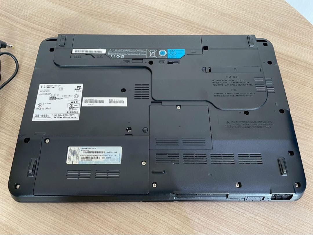 Fujitsu Lifebook Windowsノート本体 AH77/H