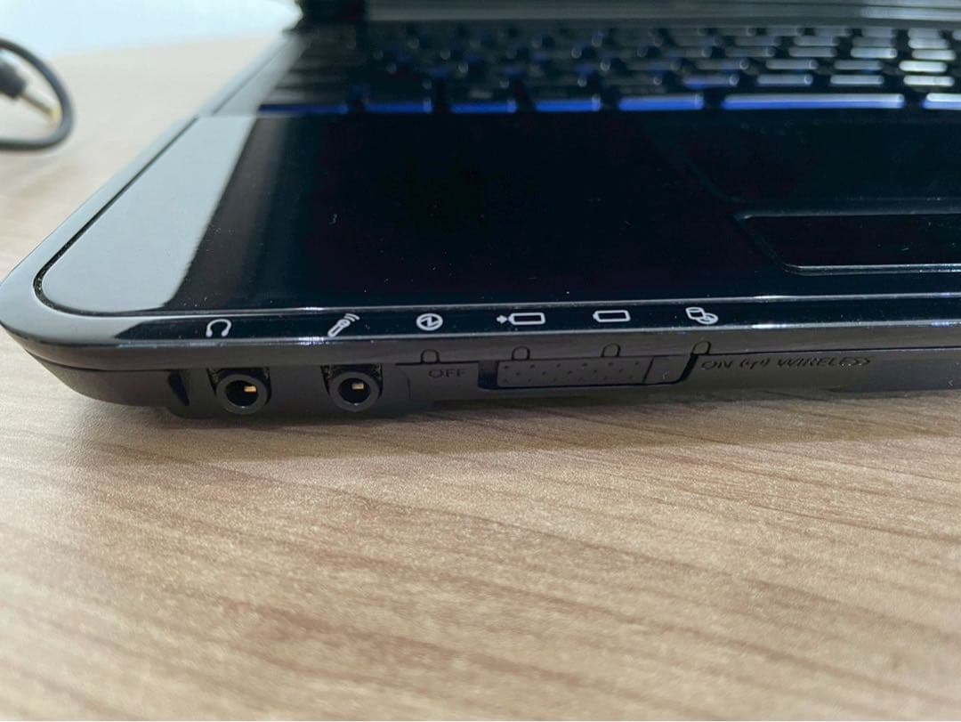 Fujitsu Lifebook Windowsノート本体 AH77/H