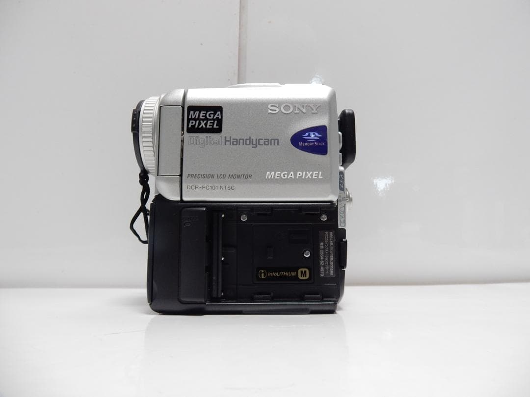 希少　Mini DV　Sonyソニービデオカメラ　DCR-PC101　再生はOK