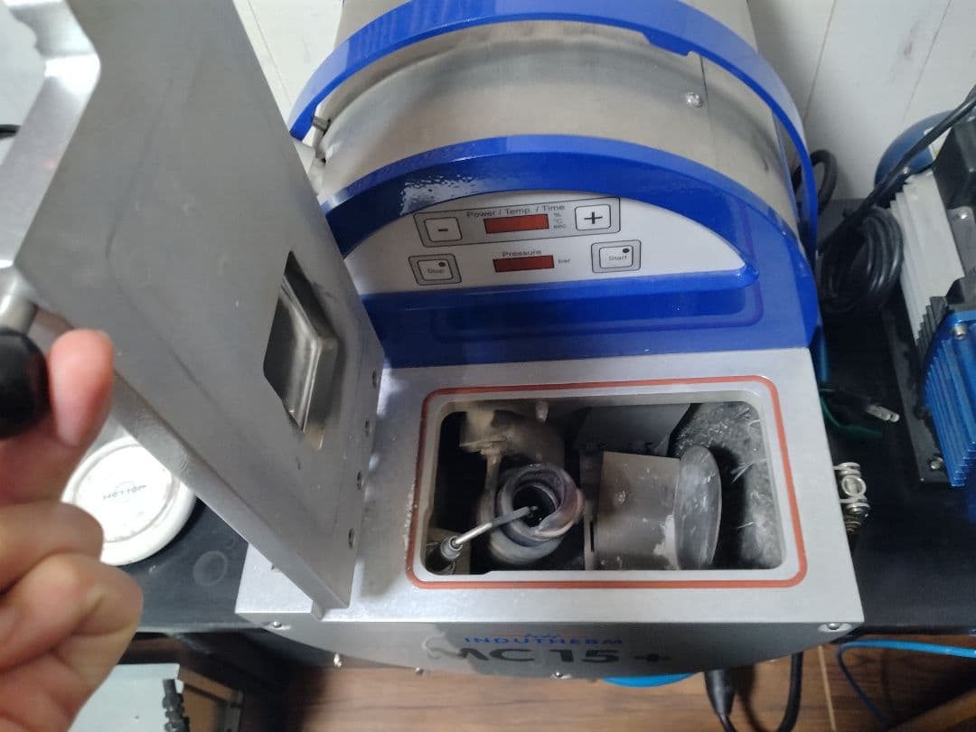 小型真空加圧鋳造機 INDUTHERM MC15 ドイツ製