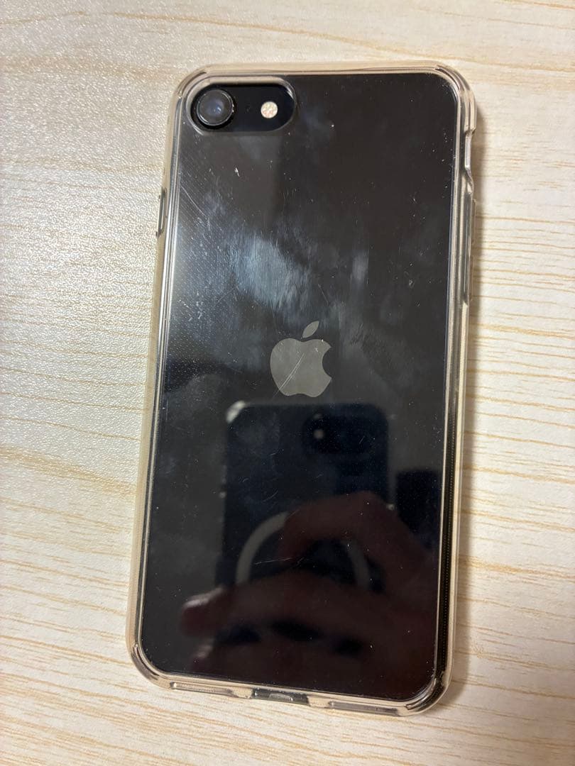 iPhone SE第三世代　ケース付き