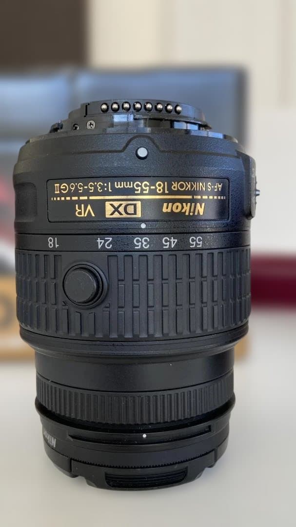 【美品】Nikon D3300 18-55 VR II レンスキット（レッド）