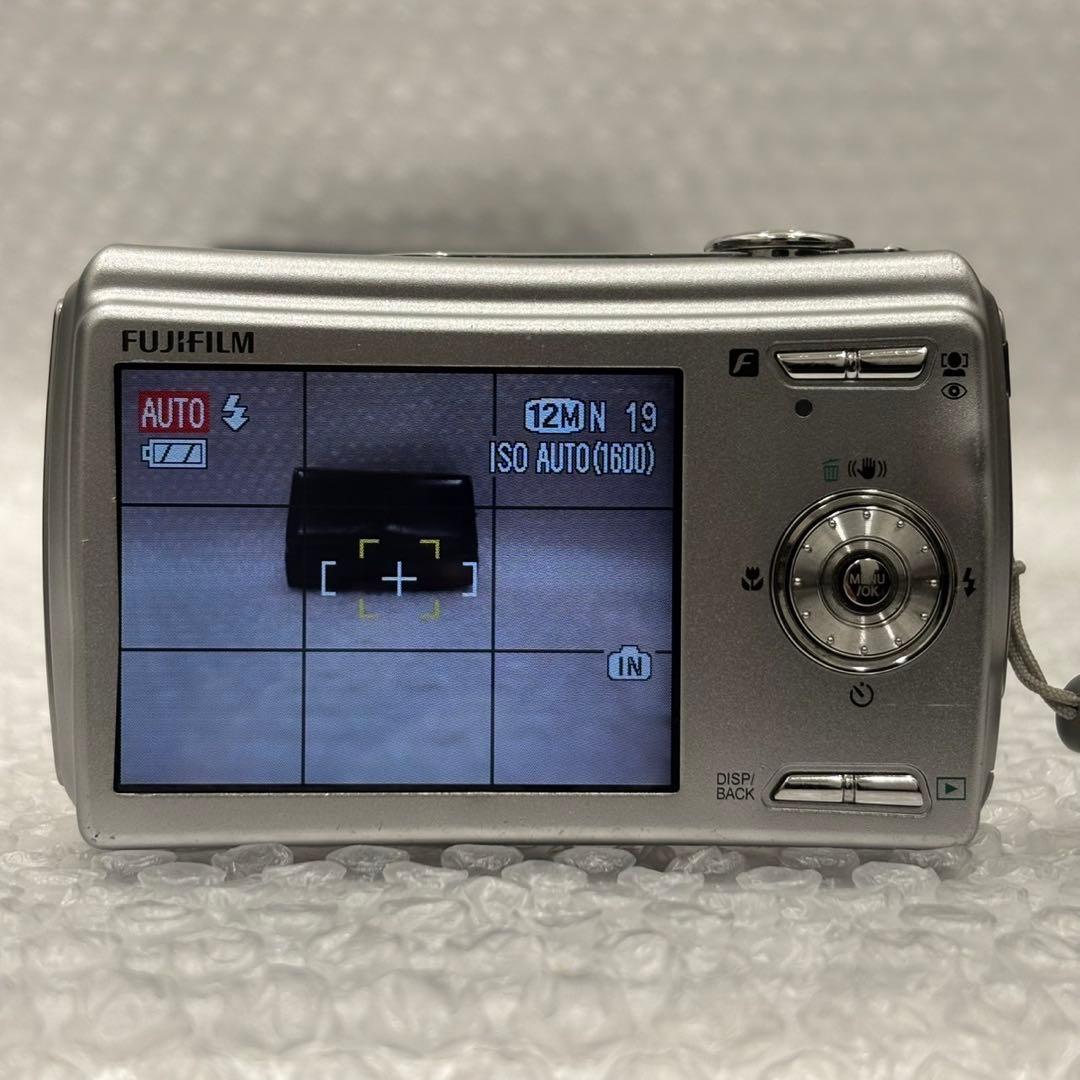 FUJIFILM FinePix F100fd﻿ コンパクトデジタルカメラ