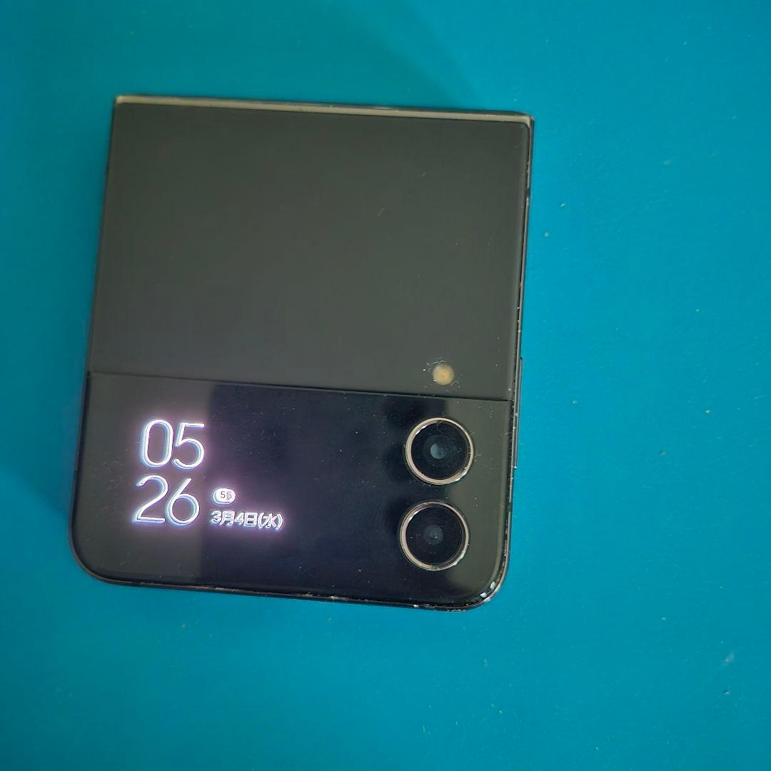 美品 Galaxy z flip4 ドコモ おサイフケータイ
