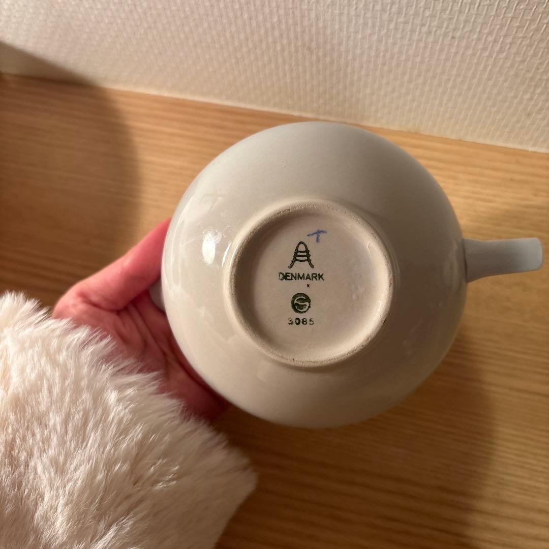 くるみの木　　アンティークポット
