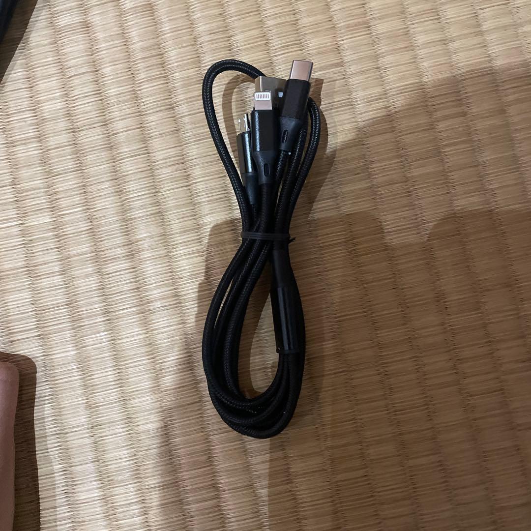 100W折りたたみ式ソーラーパネル