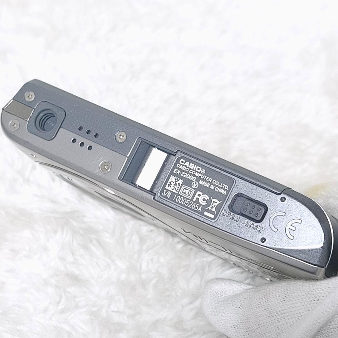 美品✨ CASIO EXILIM EX-Z2000 シルバー デジカメ