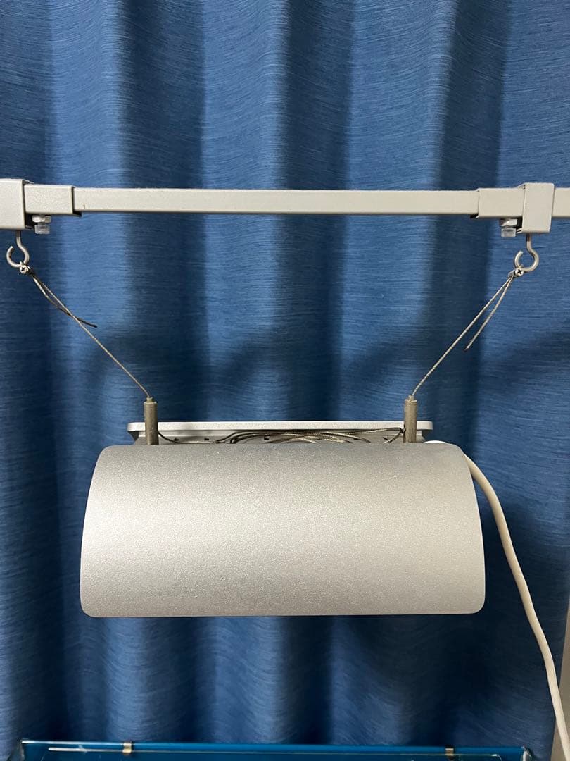 カミハタ　メタハラ ファンネル2　8000K　水槽用ライト　ホワイト