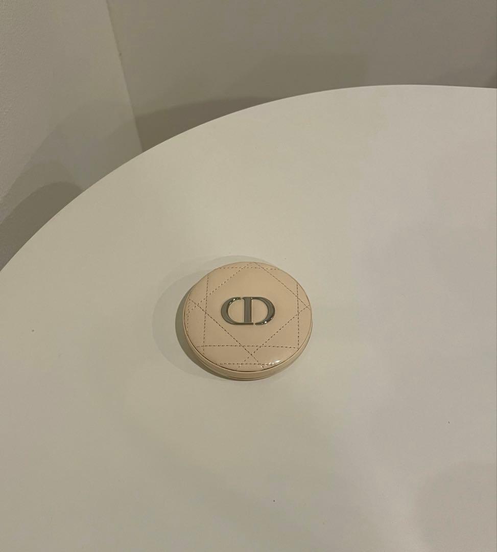Dior ハイライトパウダー シルバー
