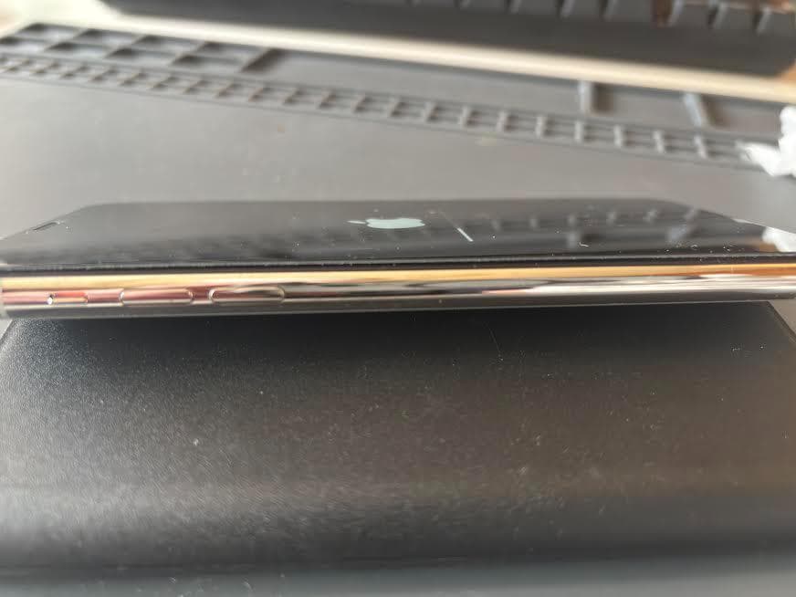 iPhone 11 Pro Max 本体