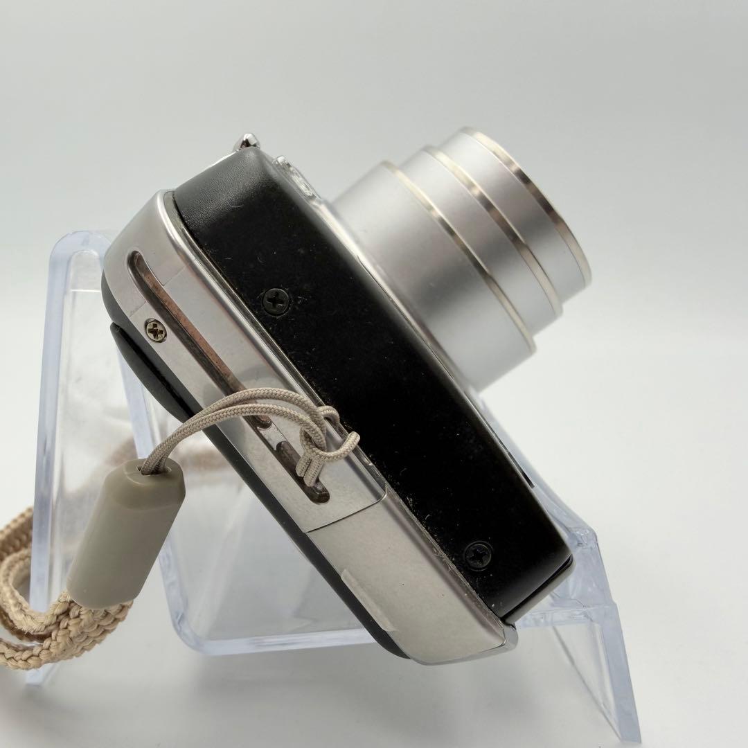 【極美品】RICOH Caplio R7 コンデジ 28-200mm 広角ズーム