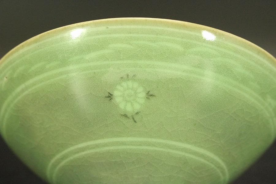 象嵌青磁 雲鶴文様 碗 木箱(メ1690)