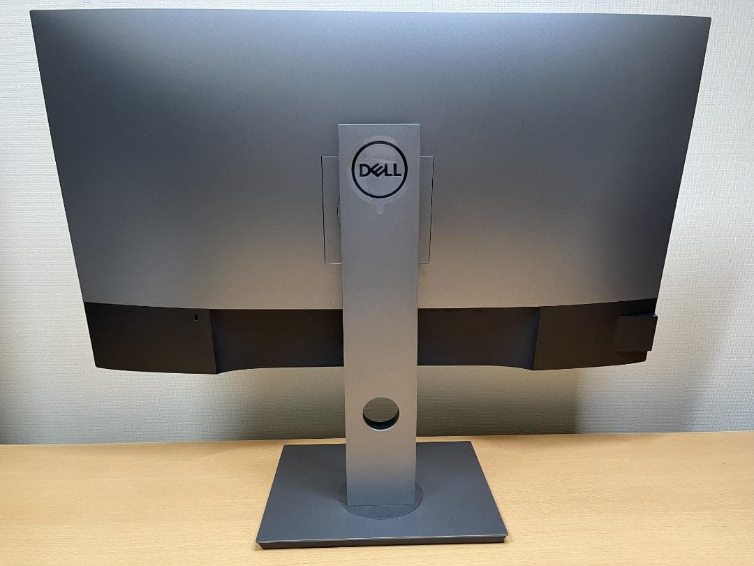 Dell U3219Q 31.5インチ4Kディスプレイ
