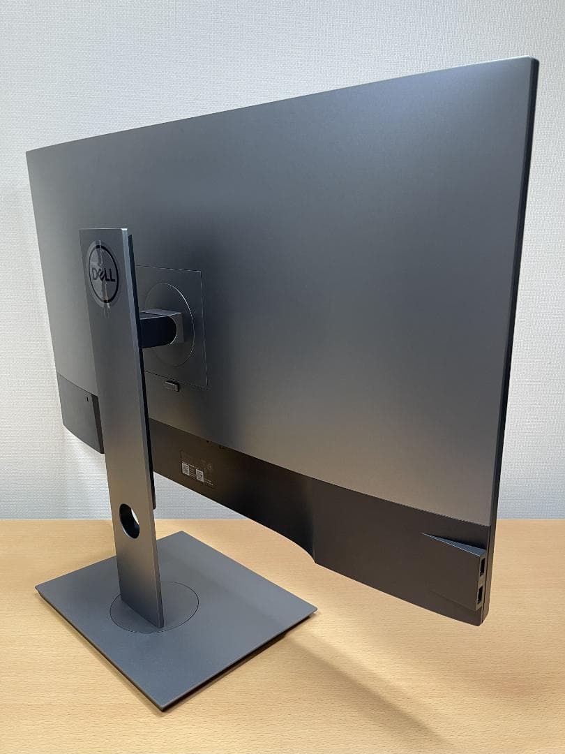 Dell U3219Q 31.5インチ4Kディスプレイ