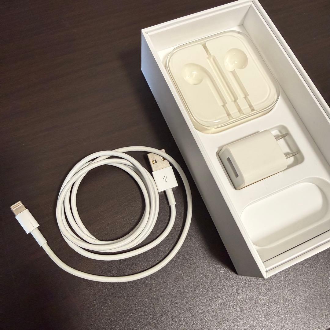 iPhone 6s シルバー 化粧箱・充電器付き
