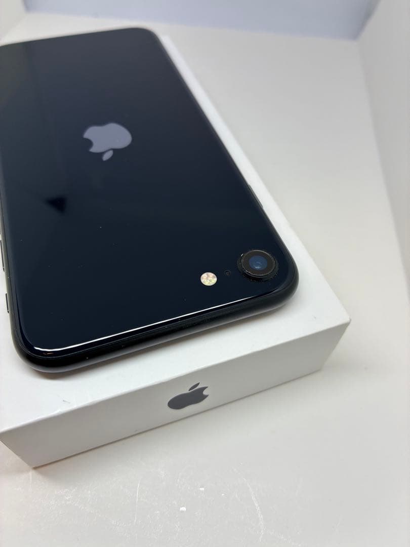 【超美品】iPhone SE3 128GB 黒　SIMフリー　新品バッテリー