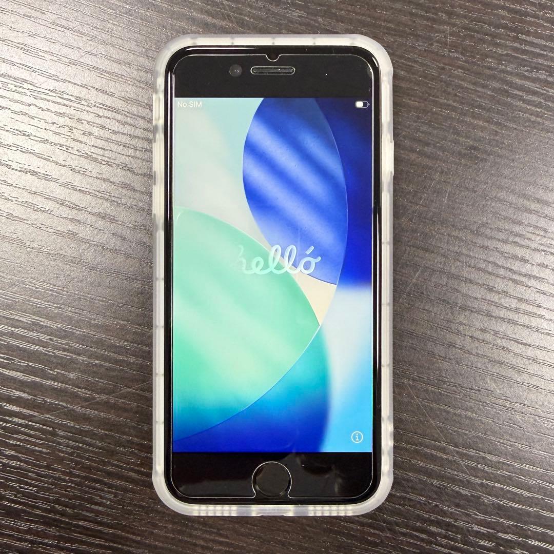 ①Apple iPhone SE (第3世代) ホワイト ケース付き