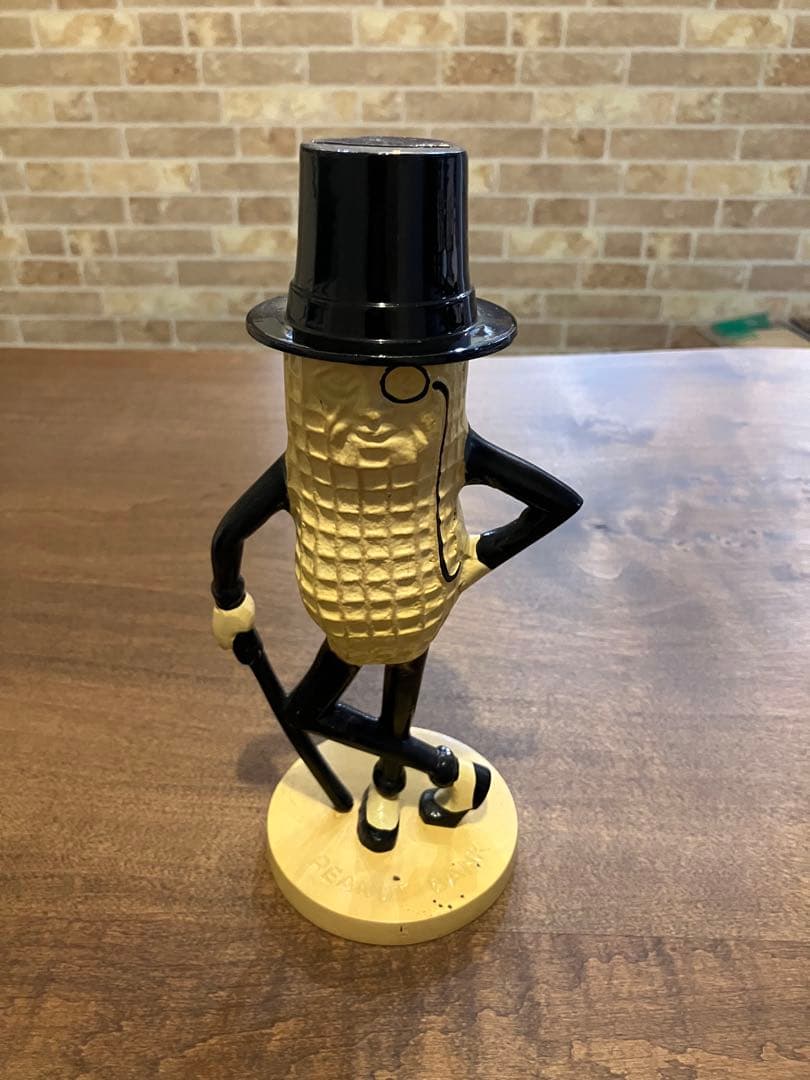 Mr. Peanut 貯金箱　7体セット