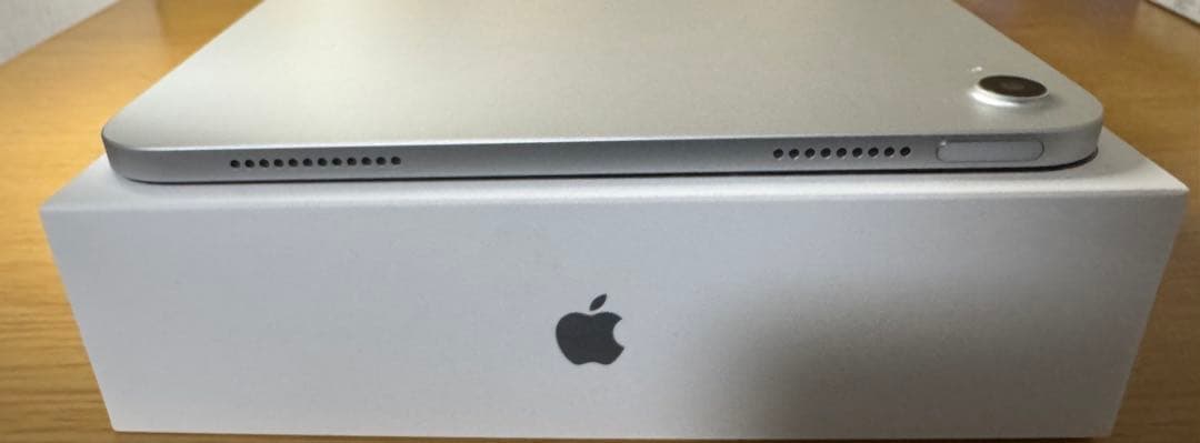 【極美品】iPad11世代【A16】128GBシルバー 本体