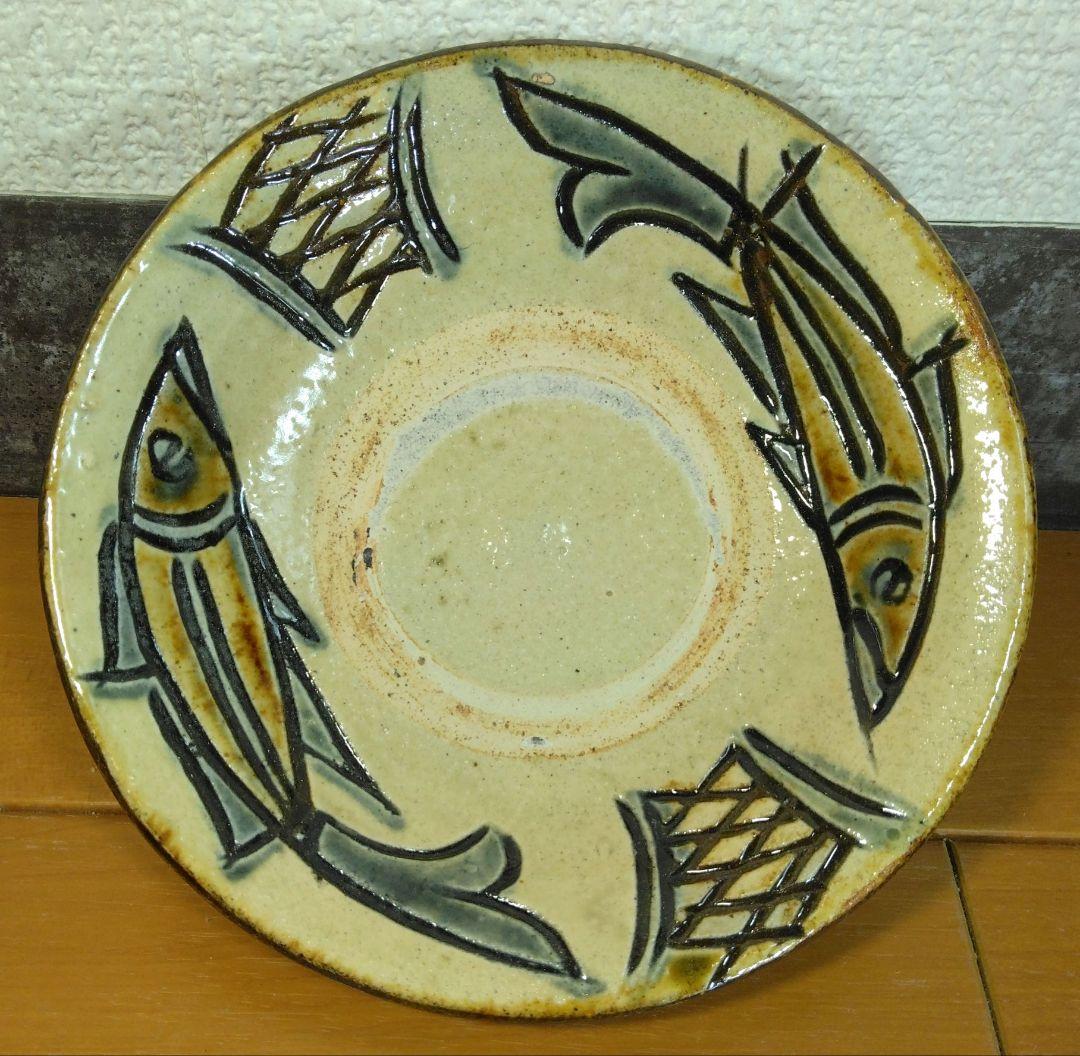人間国宝 金城次郎 魚紋皿 栞 共箱 美品 壷屋焼 ｗ14.7cm やちむん