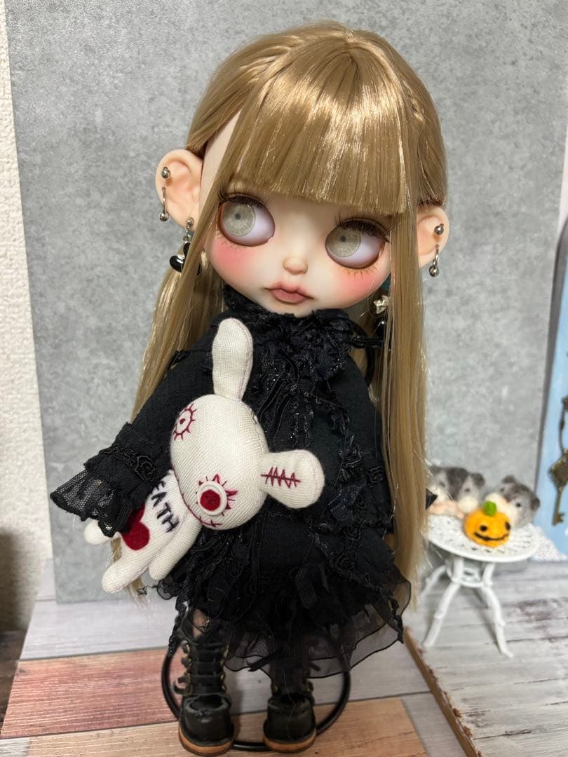 カスタムアイシードール　ネオサイズ　白肌　アリスちゃん♡ 本体＋ピアス付つけ耳