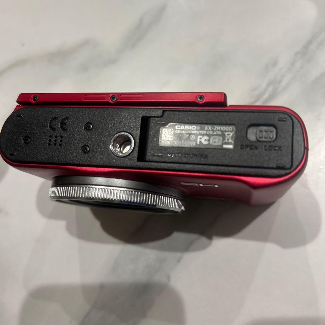 デジタルカメラ CASIO EX-ZR1000