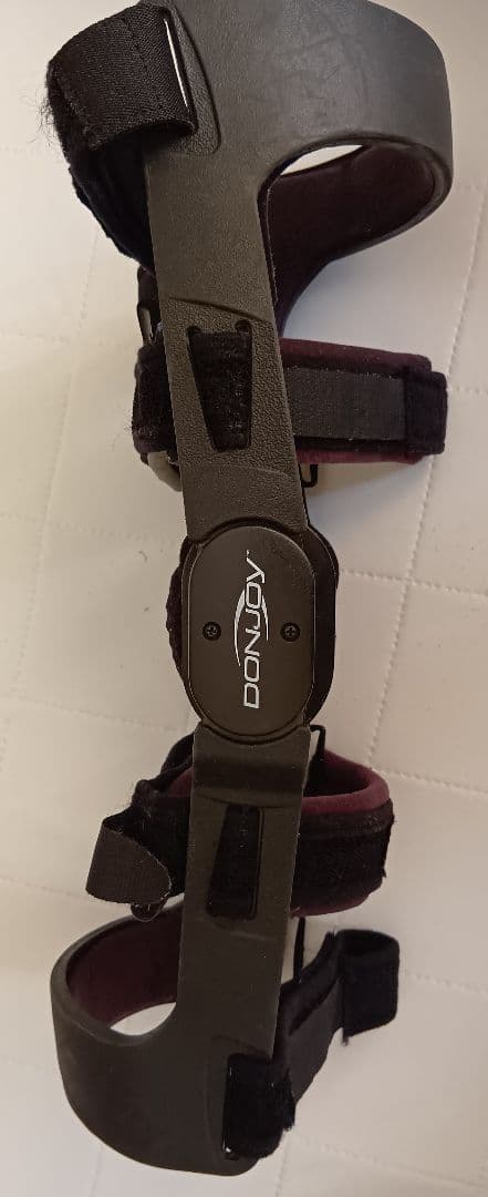 DONJOY 膝サポーター 左足用 ドンジョイ 医療・競技用 ウェイクボード