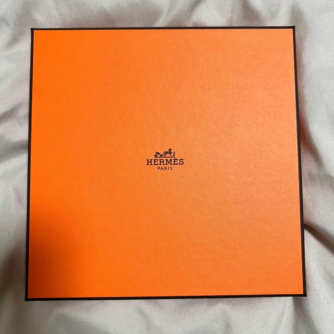 新品未使用タグ付き　HERMES エルメス　タオルハンカチ Hロゴ