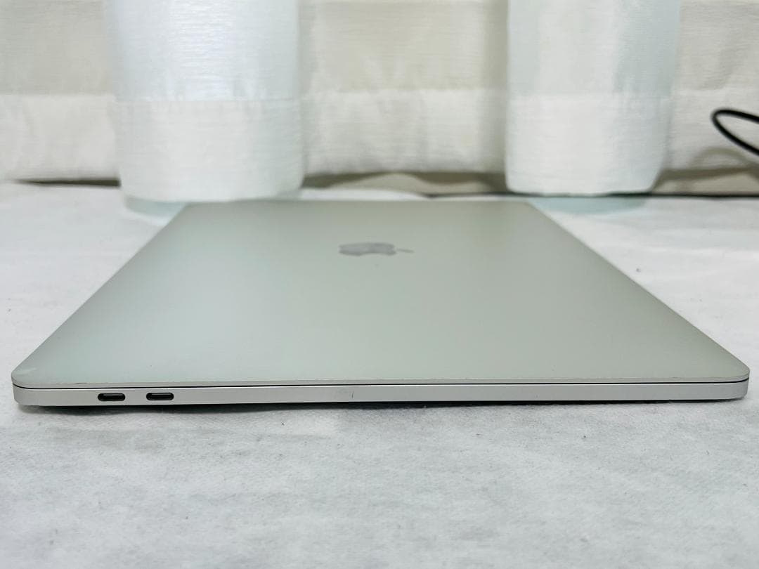 MacBook Pro 2017/15インチ★i7/16GB/512GB/560