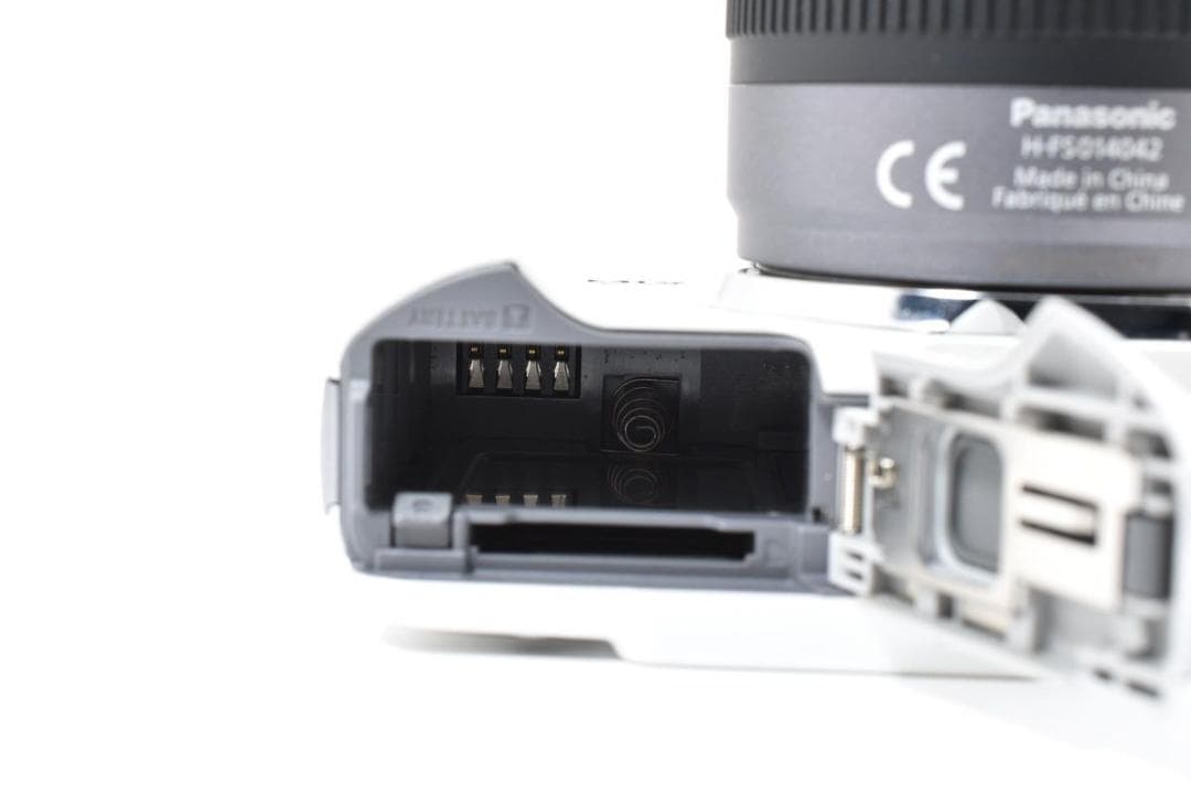 Panasonic LUMIX DMC-GF3 レンズキット ミラーレスカメラ