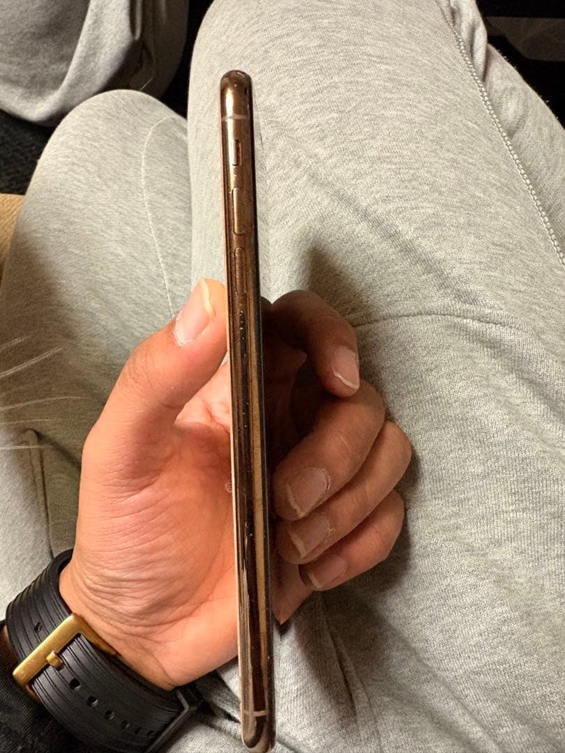 iPhone Xs Max ゴールド 画面・背面にひび割れあり