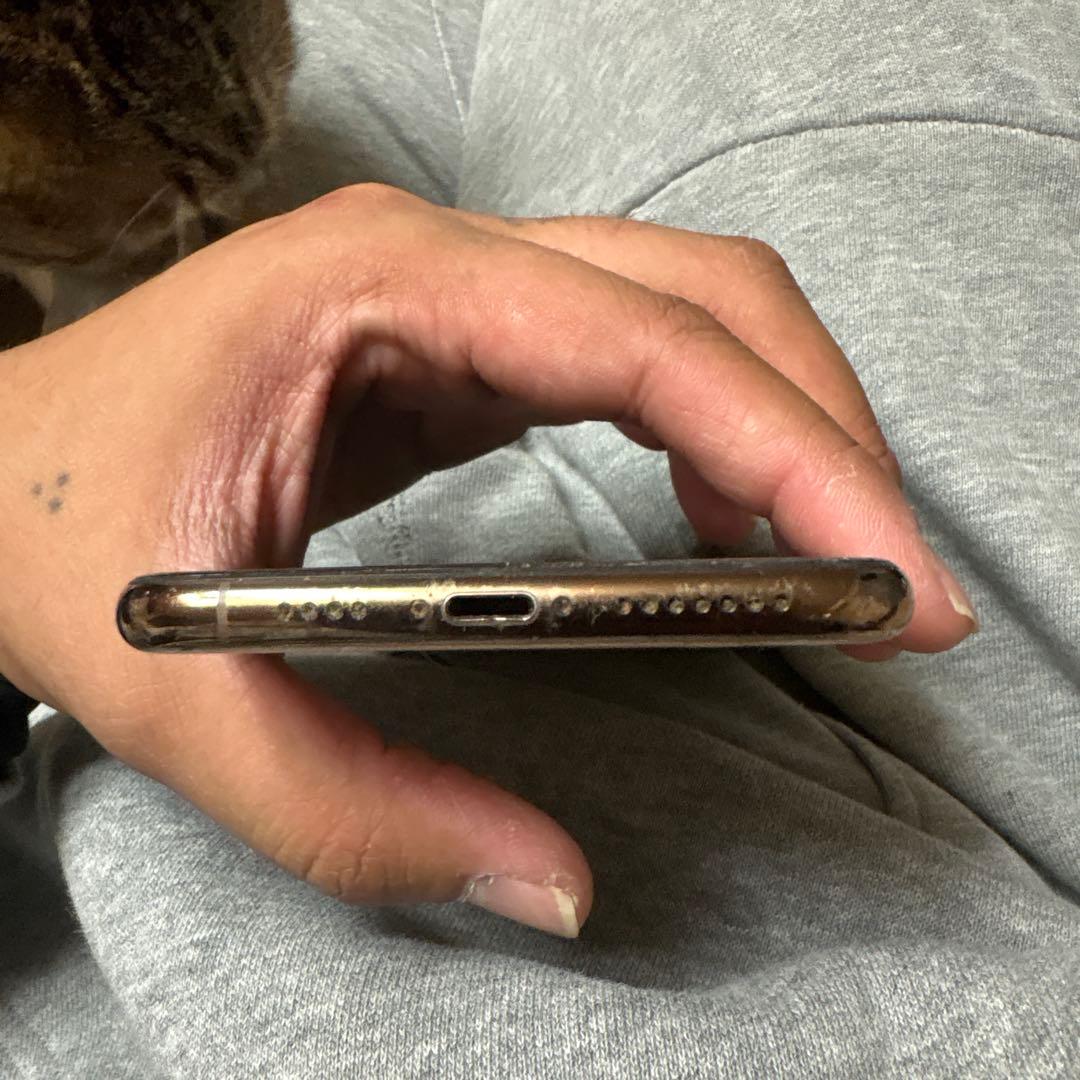 iPhone Xs Max ゴールド 画面・背面にひび割れあり