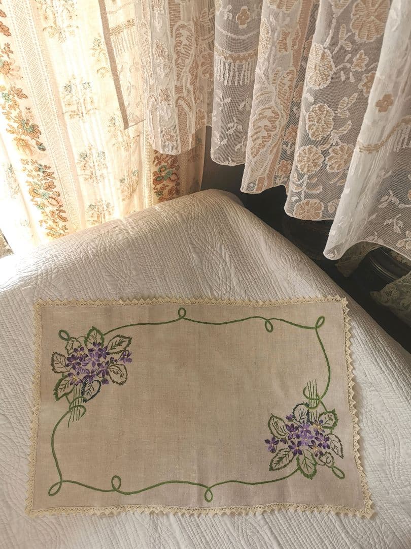 アンティーク フランス ヴィオラ 紫菫の花束 手刺繍 天然リネンクロスランナー