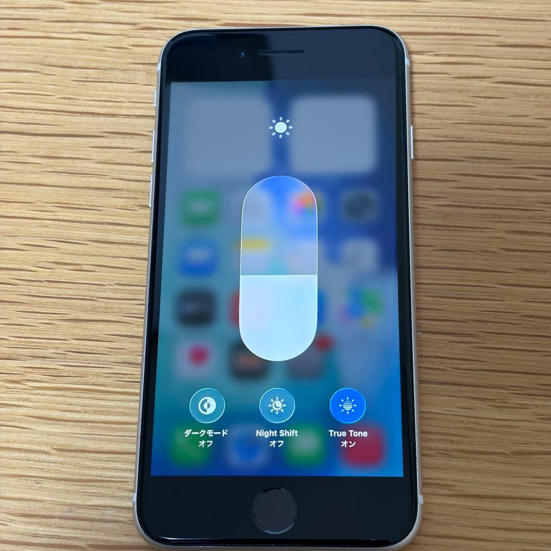 バッテリー新品　iPhoneSE第3世代64GB SIMフリー　美品