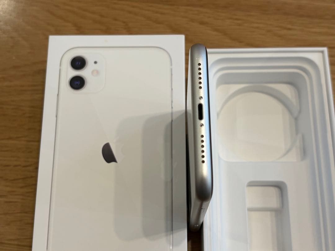 Apple iPhone 11 ホワイト 128GB SIMフリー