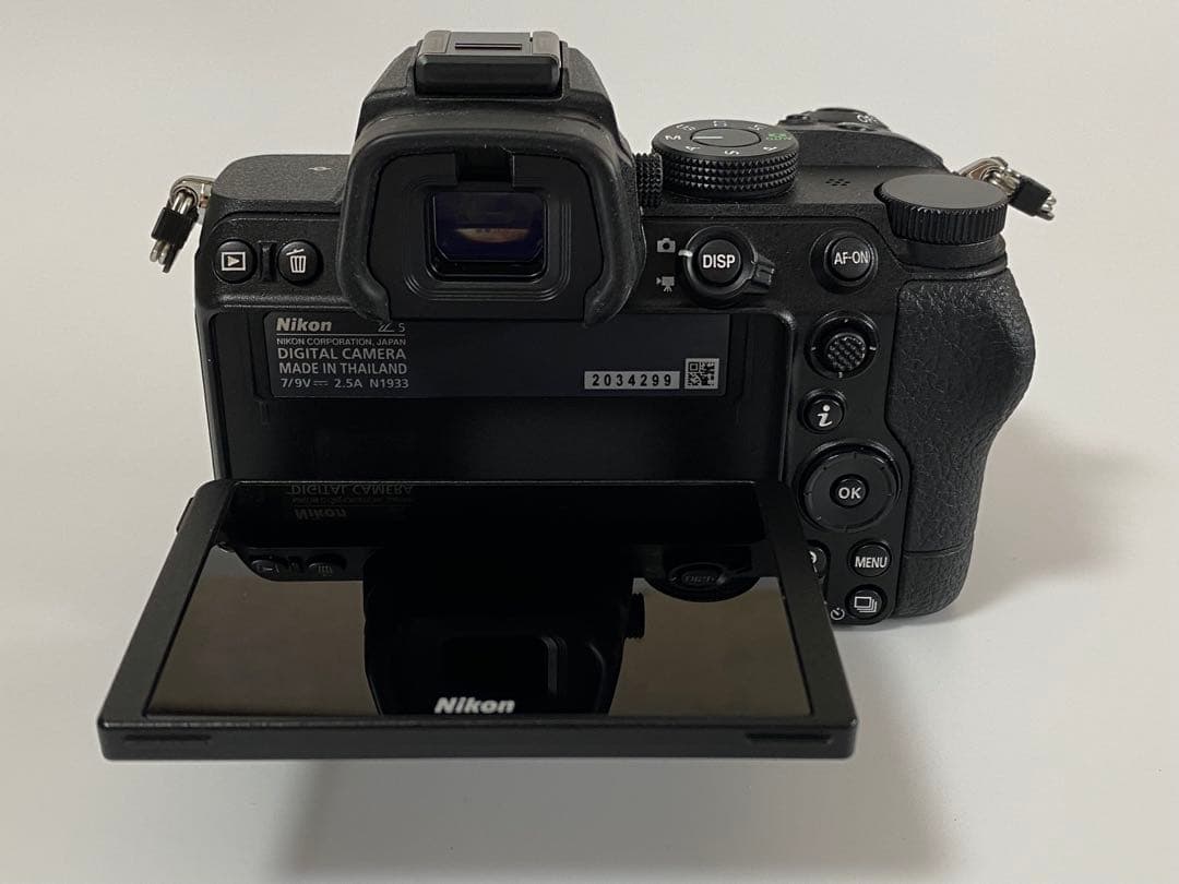 ニコン　NIKON Z5 　フルサイズミラーレス一眼