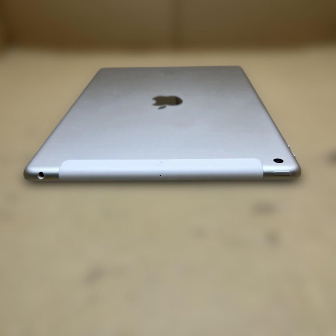 iPad (第９世代) Wi-Fi + Cellular 64GB シルバー