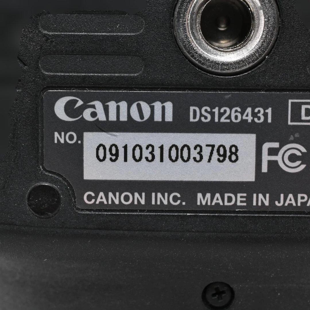 ショット数8813回 Canon EOS Kiss X7i 高倍率ズームキット