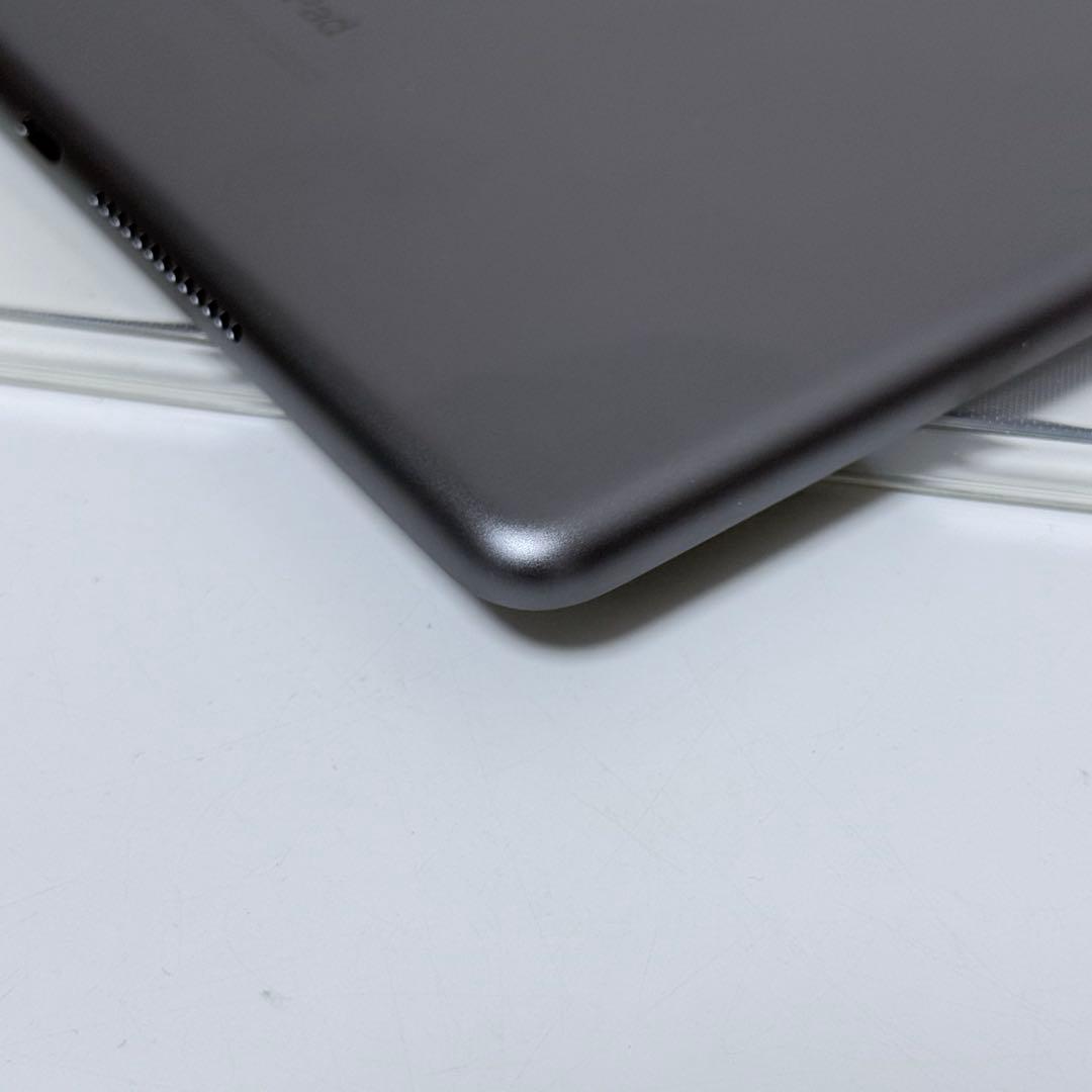 iPad 第8世代　32GB Wi-Fi + Cellularモデル　美品