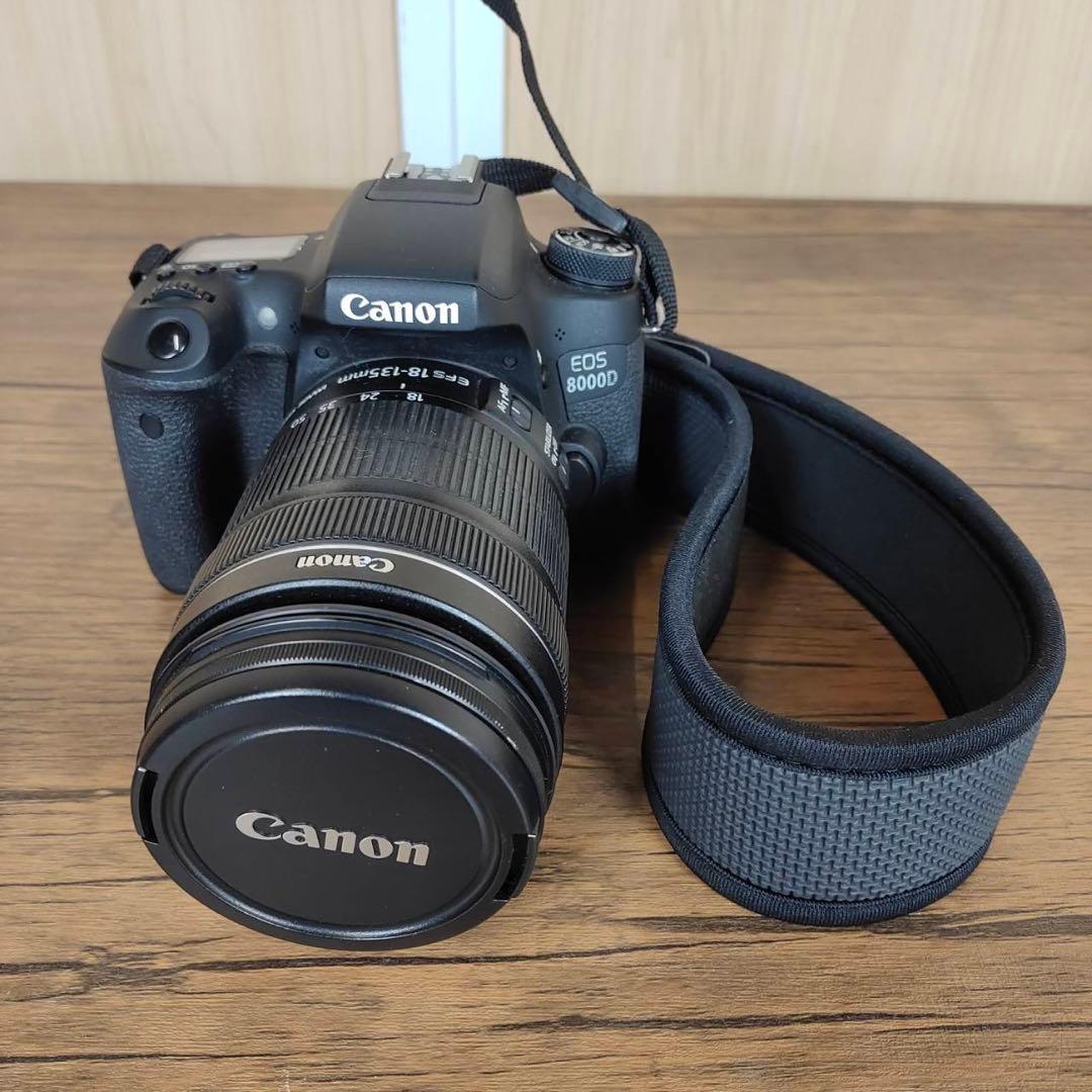【匿名発送】Canon EOS 8000Dレンズ　充電器付　デジタル一眼レフ