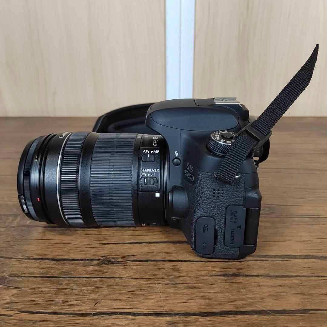 【匿名発送】Canon EOS 8000Dレンズ　充電器付　デジタル一眼レフ