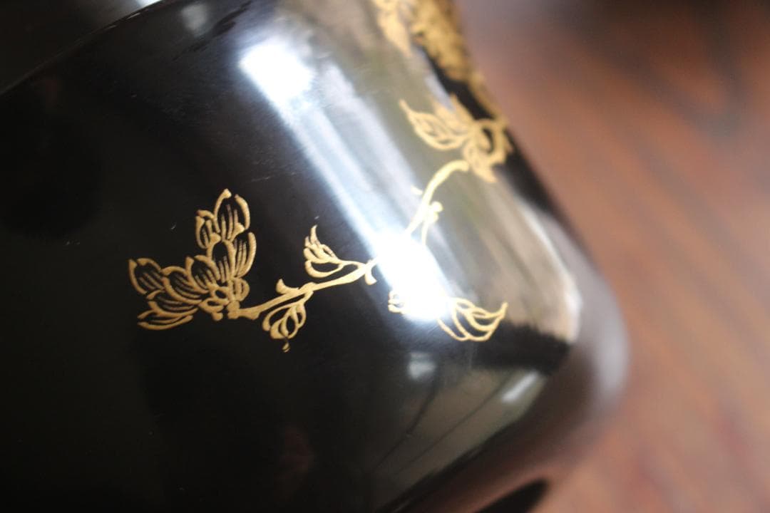 時代逸品！端正な時代黒漆に極上菊蒔絵の映える大椀2点（検懐石道具蒔絵椀茶道具