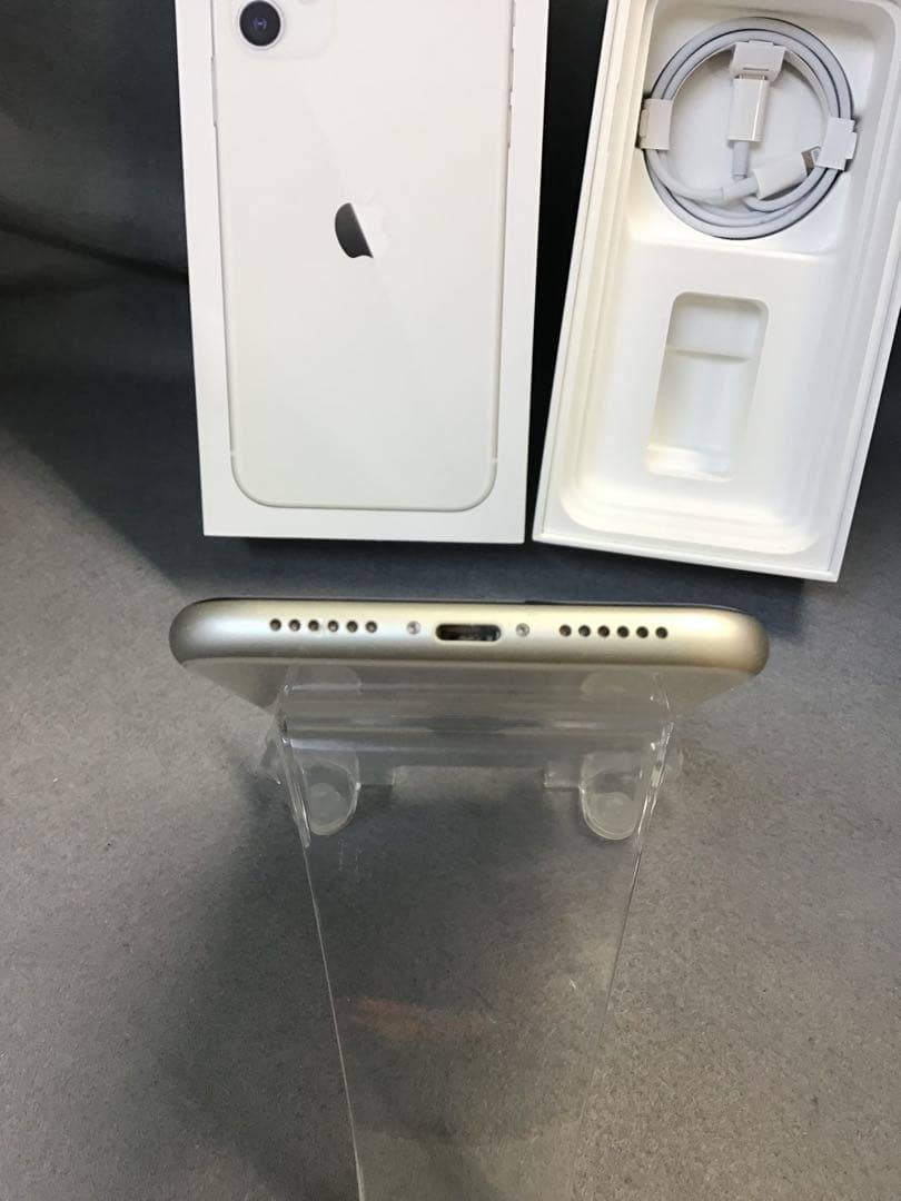 美品　国内版 SIMフリー iPhone11 64GB ブラック色